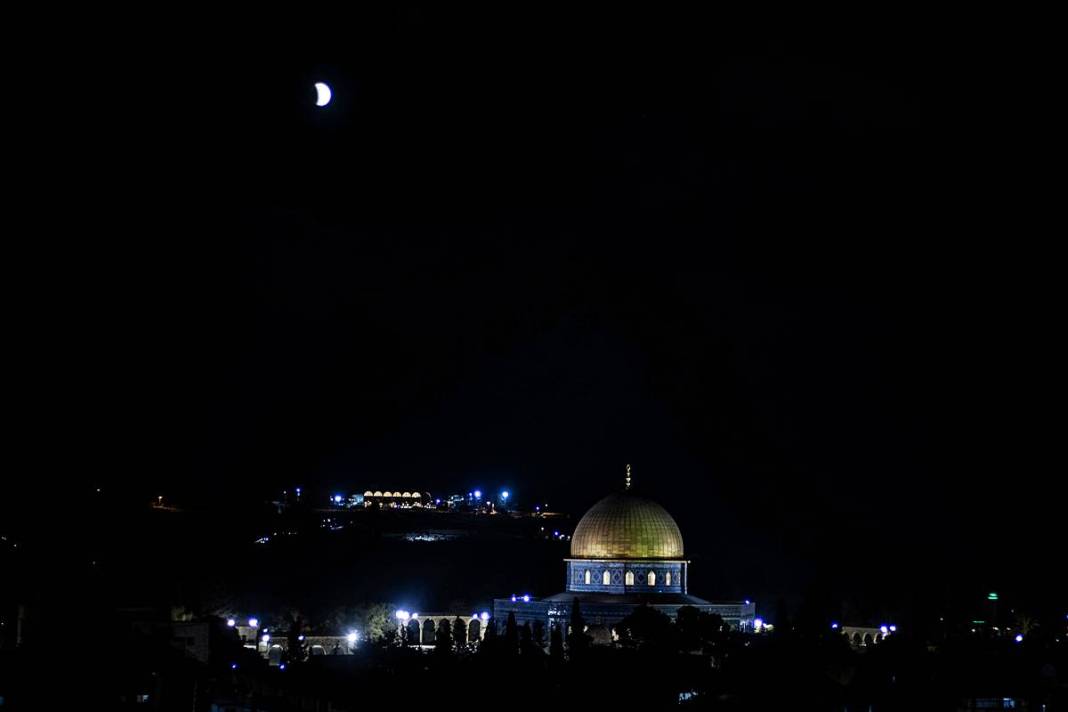 Doğa olayı mı, felaket habercisi mi? 'Kanlı Ay' tutulması ve bilimsel gerçekler 10